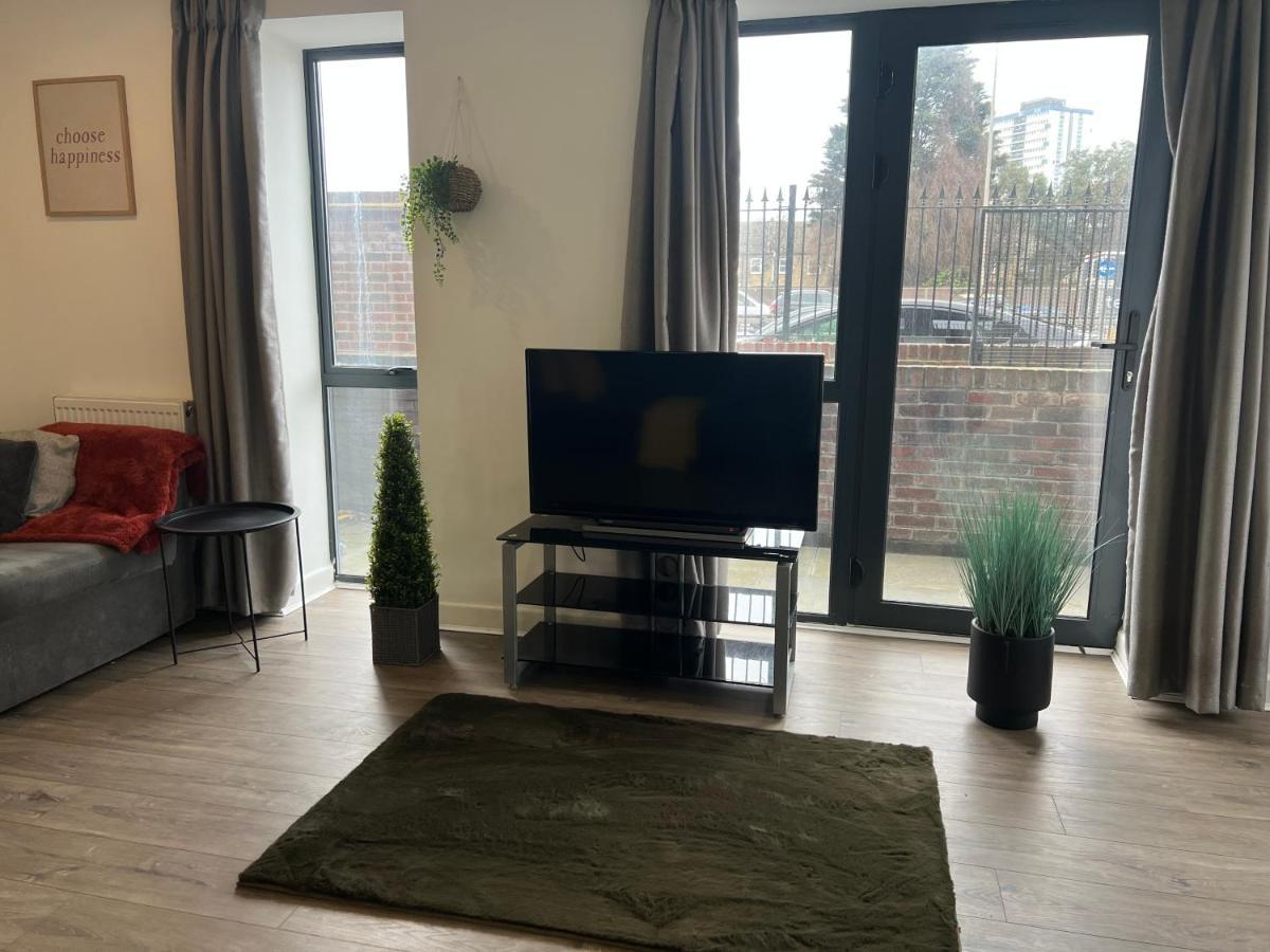 3Bed Flat 3Wc And Great Location Near Excel City Airport O2 And Canning Town Station Villa London Kültér fotó